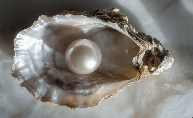 JUNE BIRTHSTONE: CELEBRATING THE TIMELESS BEAUTY OF PEARLS