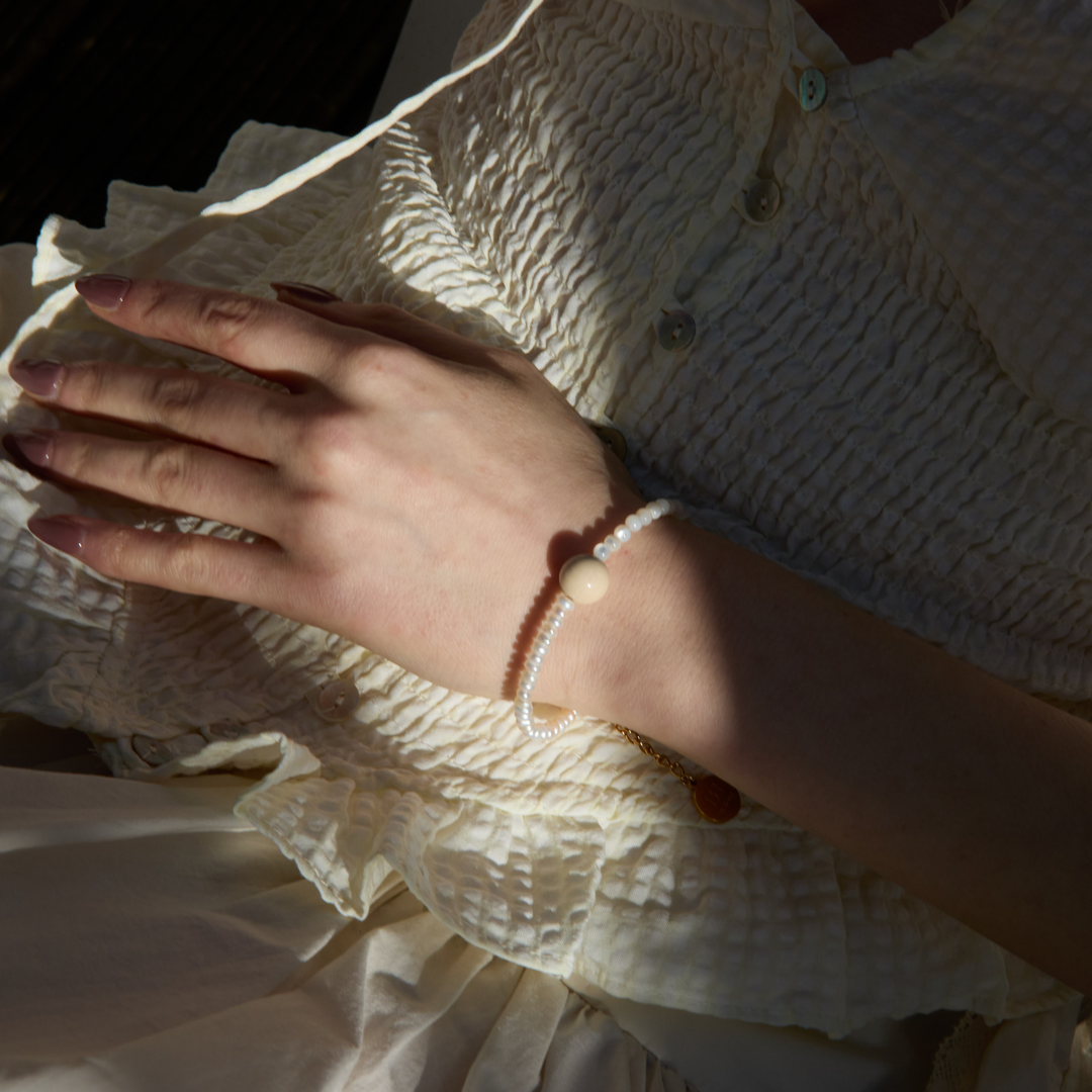 LILY Bracelet - Mother of Pearl