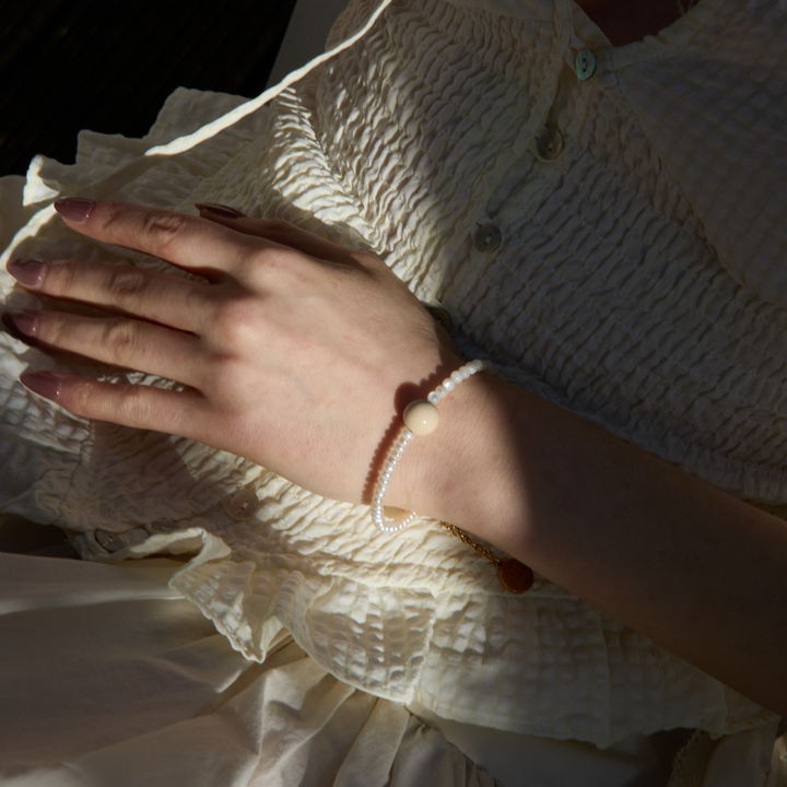 LILY Bracelet - Mother of Pearl
