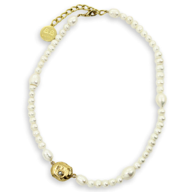 AEOLIAN Pearl Necklace - Gold with Pearls